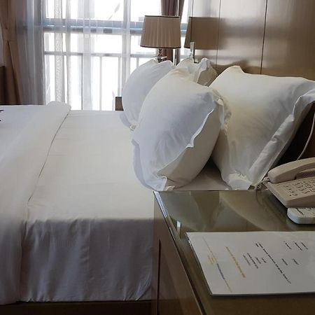 Edmond Hotel ブラザヴィル エクステリア 写真