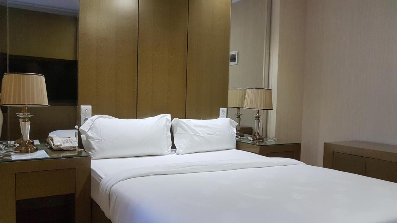 Edmond Hotel ブラザヴィル エクステリア 写真