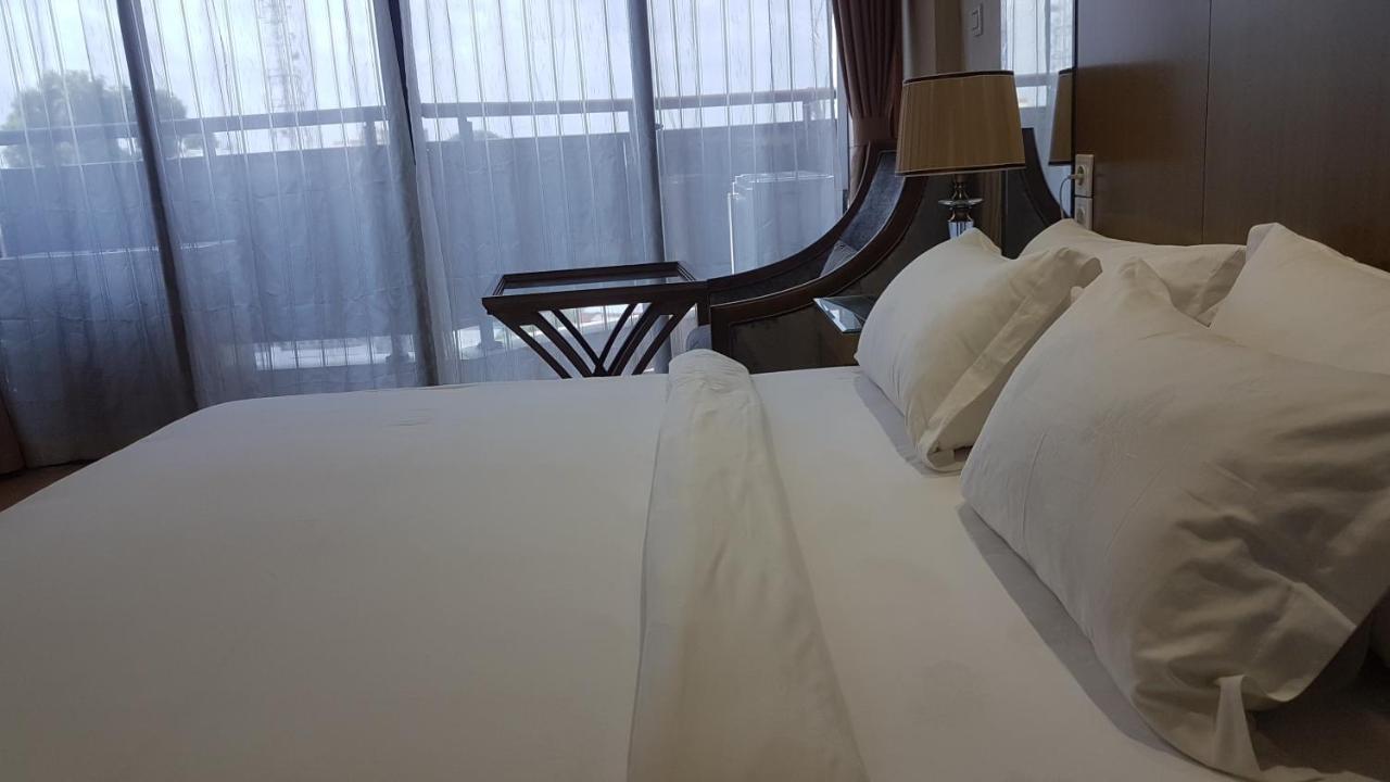 Edmond Hotel ブラザヴィル エクステリア 写真