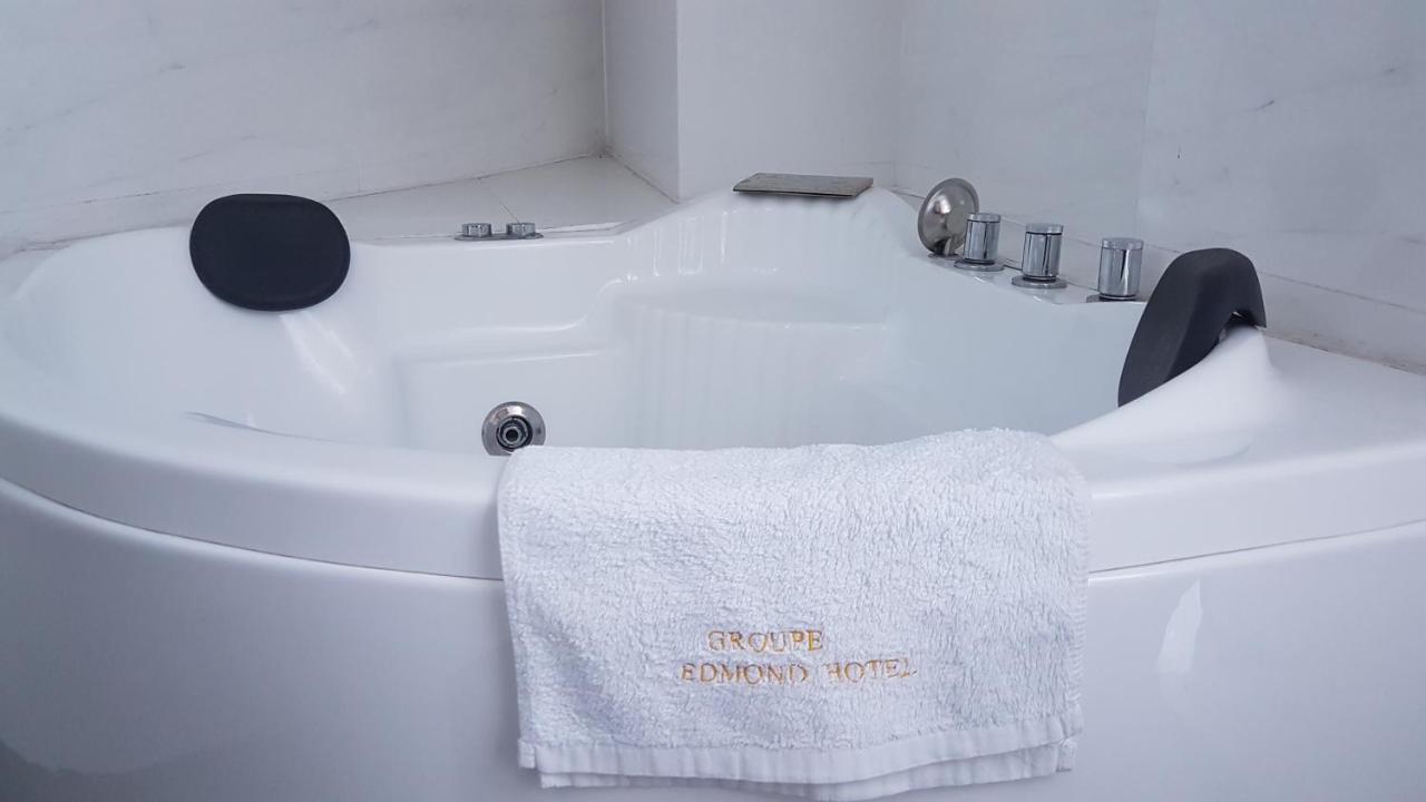 Edmond Hotel ブラザヴィル エクステリア 写真