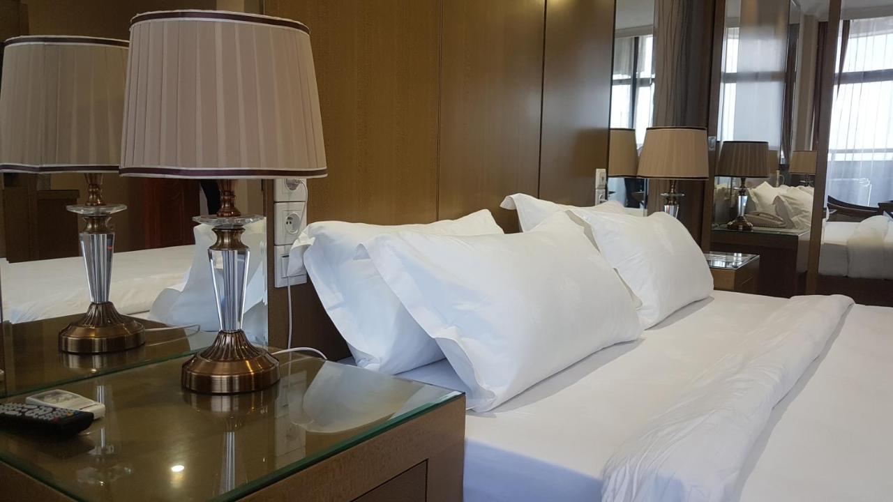 Edmond Hotel ブラザヴィル エクステリア 写真