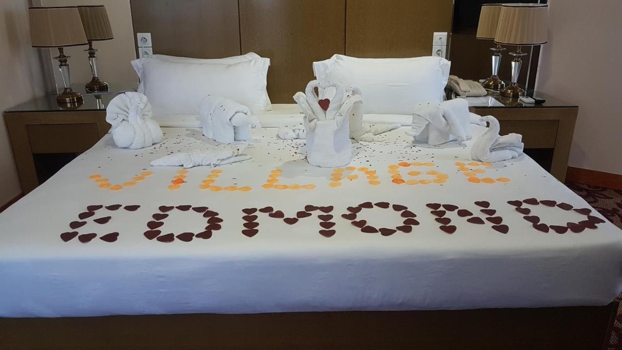Edmond Hotel ブラザヴィル エクステリア 写真
